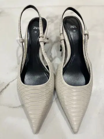 [ ZARA ] 리자드 무늬 스틸레토 펌프스 화이트
