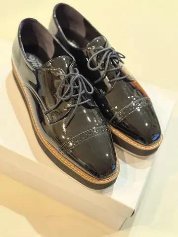 AKAKRA 옥스퍼드 에나멜 Jule