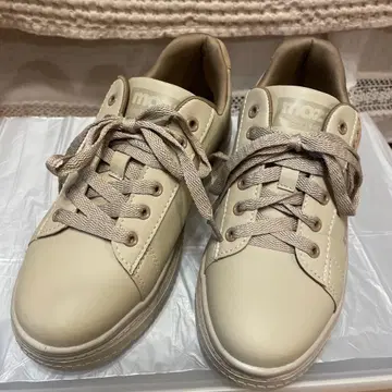 모즈 MOZ 스니커즈 모카색