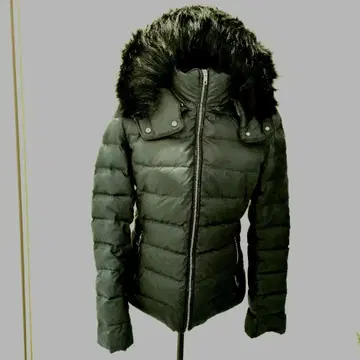 ZARA 퍼 달린 모스그린 다운 자켓
