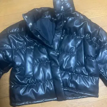 H&M 블랙 숏 기장 다운 자켓