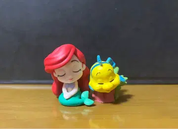 어깨 쿵 fig. 아리엘 플라운더