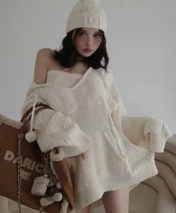 케이블 DD 로고 V넥 니트 후디