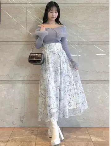 새상품급 별자리 모티브 프린트 플레어 스커트