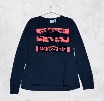 adidas 네이비 로고 프린트 긴팔 티셔츠
