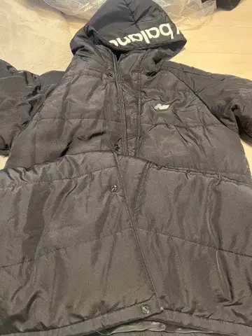 뉴발란스 벤치 코트 후드 부착