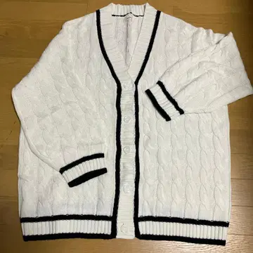 화이트 케이블 니트 가디건 4L