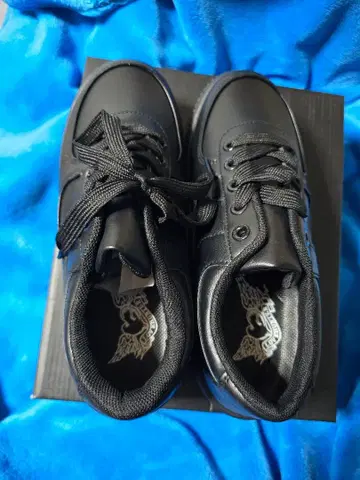 LOVEHUNTET 러브헌터 통굽 스니커즈 23.5