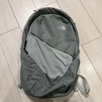 THE NORTH FACE 그레이 백팩