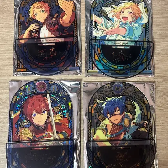 앙스타 스테인드 글라스 아크릴 스탠드 마코토, 나즈나, 츠카사, 쥰