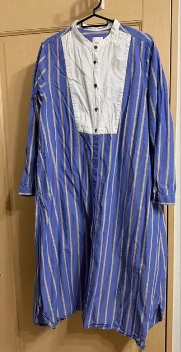 Georges 스탠드 카라 원피스