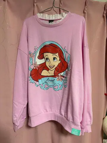 아리엘 프린트 핑크 맨투맨 LL