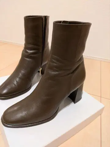 르탈론 le talon GRISE