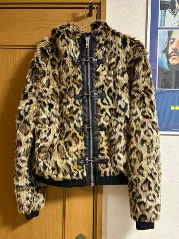 [ Jaded London ] 레오파드 무늬 인조 모피 자켓