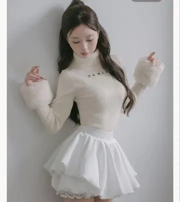 다리치 스무스 퍼 리브 니트탑 IVO