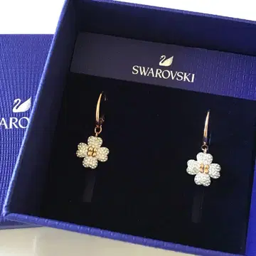 스와로브스키 Latisha 플라워 귀걸이 Swarovski 화이트