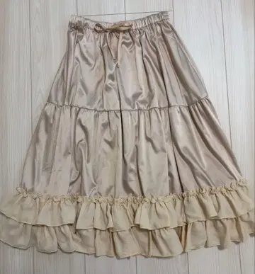 axes femme 미디 프릴 페치 스커트 아이보리