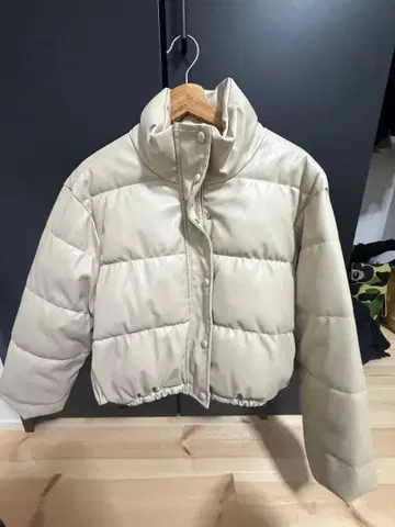 숏 기장 다운 자켓 (베이지 블랙)