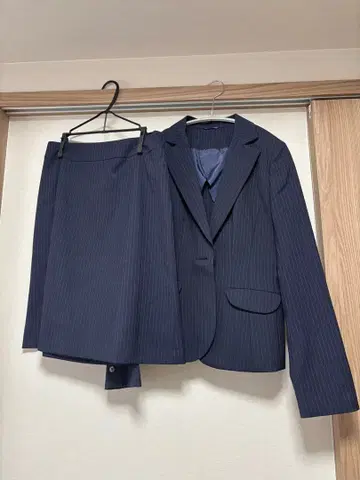 네이비 스트라이프 스커트 수트 11/9호