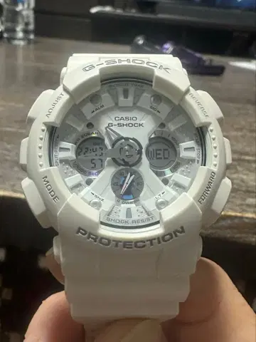CASIO G-SHOCK 화이트 손목시계 GA-120A