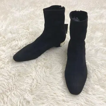 새상품급 ZARA 백 지퍼 부츠 블랙 골드