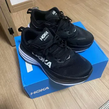 호카 본드 8 블랙 스니커즈