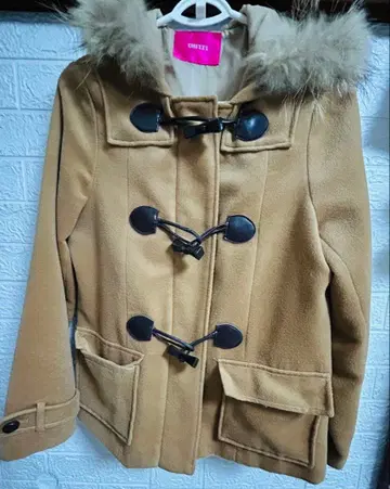 베이지 더플 코트 퍼 포함