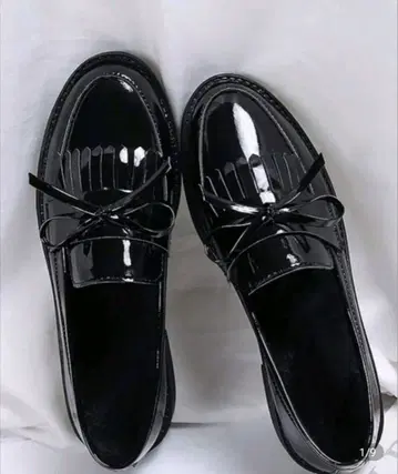 SHEIN 블랙 에나멜 리본 포함 로퍼