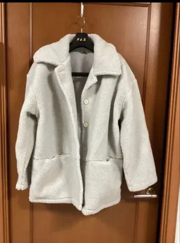 그레이 보아 자켓 버튼 포함