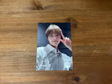 &TEAM 위주 EJ 친필 사인 트레이딩 카드