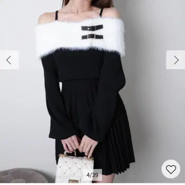 LIP SERVICE 페더 오프숄더 플리츠 니트 원피스