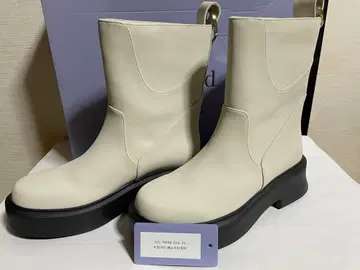 Purpred 화이트 숏부츠 사이즈 25cm