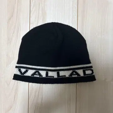 VALLAD 로고 니트 모자
