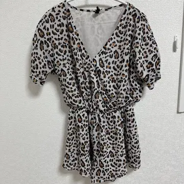 새상품급 DIVIDED 레오파드 무늬 올인원