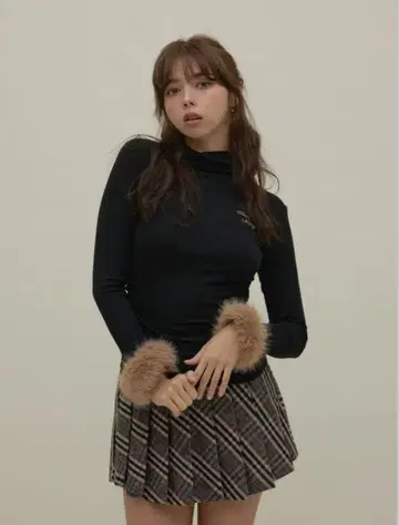 [ 미사용 새상품 ] 앤드마리 퍼 상의 블랙