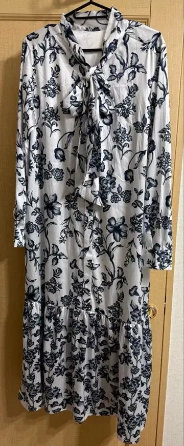 그레이스 콘티넨탈 레트로 플라워 프린트 원피스