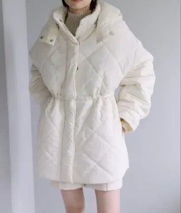 아이보리 퀼팅 푸드코트 mystic