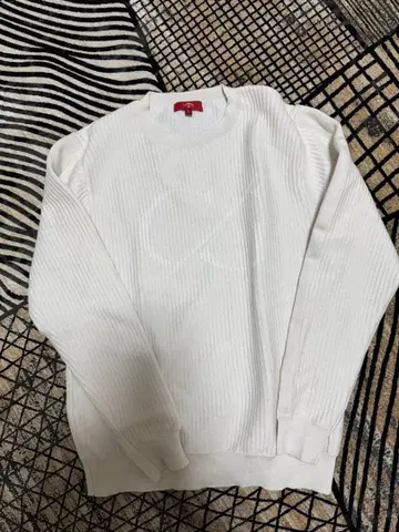 캘러웨이 레드 라벨 로고 화이트 스웨터 M 사이즈