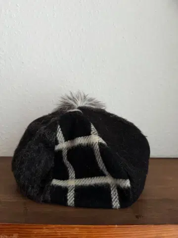 Lulu de chapeau 블랙과 그레이 체크 무늬 베레모