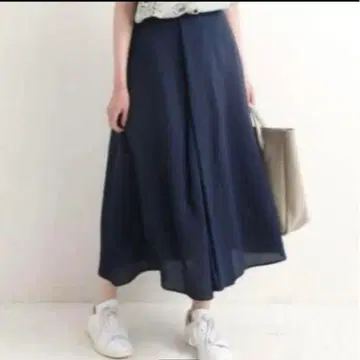 IENA 이에나 새상품급 시어 랜덤 플레어 스커트 네이비 36