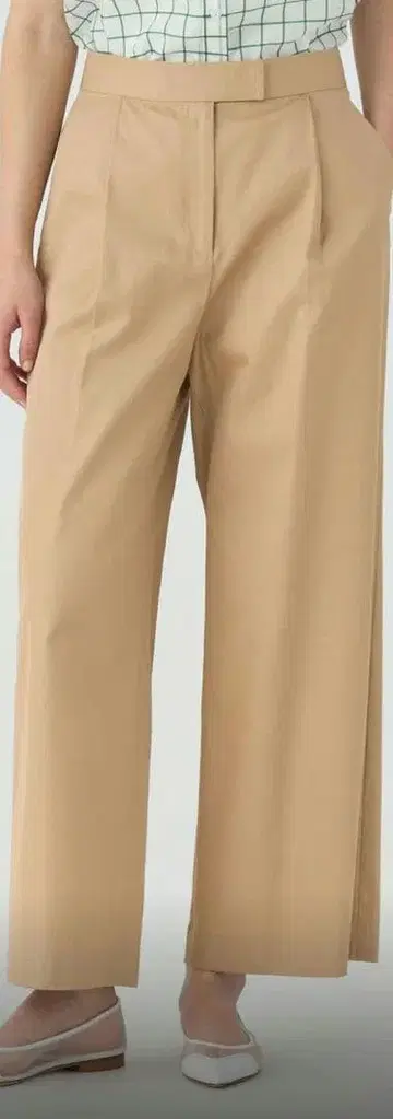 TOMORROWLAND 베이지 코튼 개버딘 턱 와이드 팬츠