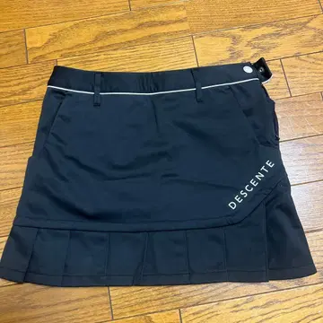 데상트 골프 여성용 스커트 블랙