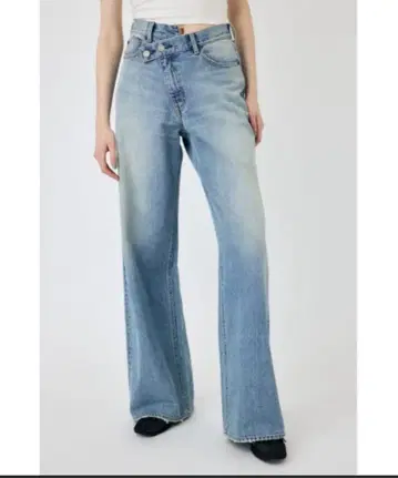 빠른 가격 인하 새상품 MOUSSY 데님