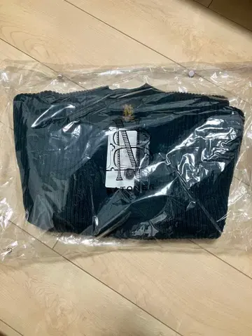 [새상품/시착만 한 상품] Batoner V넥 니트 가디건