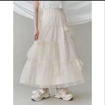 미사용 새상품 merryjenny 랜덤 리본 샤샤 스커트 아이보리