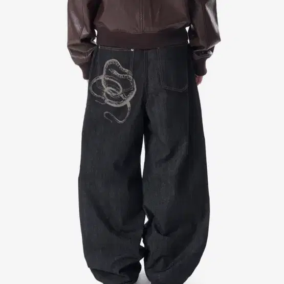 Arkham snake pants black snake printed denim pants on Bunjang