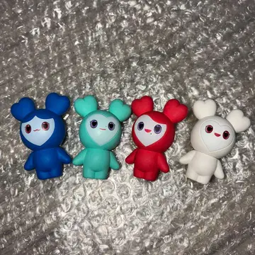 TWICE 피규어 4종 세트