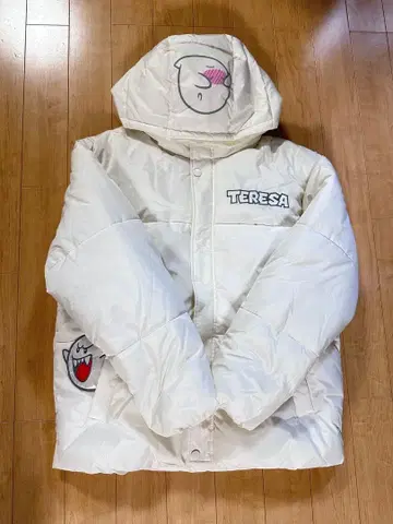 거의 미사용 구하기 어려움 단종 상품 USJ 한정판 테레사 다운 자켓 L