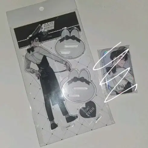 에일리언 스테이지 에이스테 바니스테 이반 아크릴 스탠드