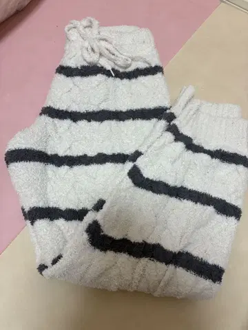 젤라또피케 플리스 스트라이프 룸웨어